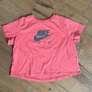 NIKE Women’s Large Coral Crop T-shirt